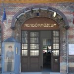 A képen a rendőrmúzeum bejárata látható