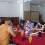 Tanai Csabát hallgatják a terézvárosi klub tagjai