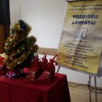 kisméretű karácsonyfa látható a képen, mely a terézvárosi klubtagokat várta decemberben