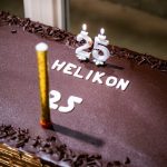 A képen a Helikon Egyesület születésnapi tortája látható.