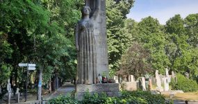 Munkácsi Mihály síremléke
