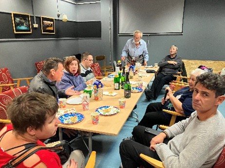 A képen a klubtagok láthatók.